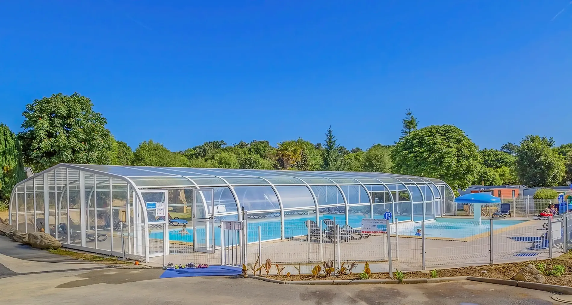 piscine couverte camping finistere